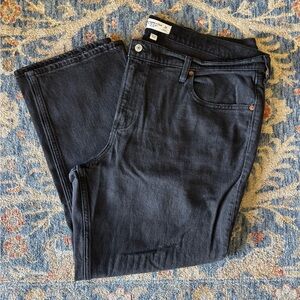 Abercrombie & Fitch Women’s 34S black straight leg jeans.
